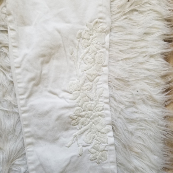 Anthropologie Chino Relaxed White Embroidered Pant - Picture 5 of 11